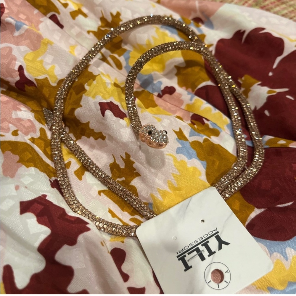 Rose Gold Snake necklace, OS, tags still attached